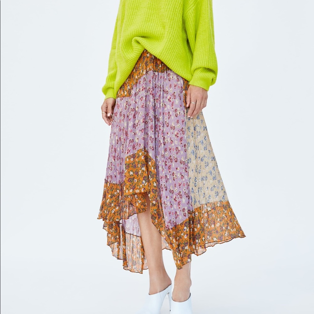 Brand new Zara skirt XS